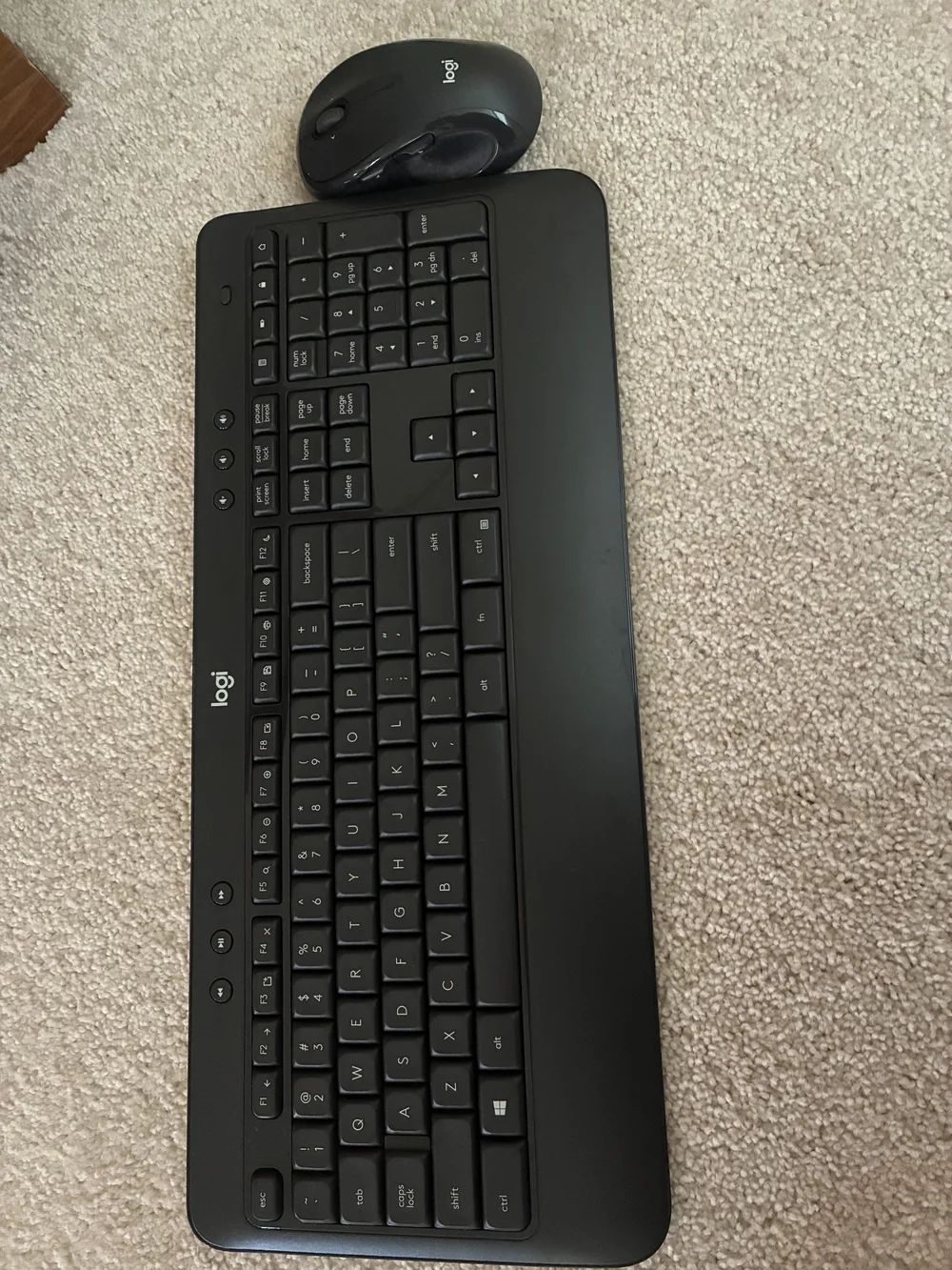 logitech Black Wireless Keyboard and Mouse Set-mk545